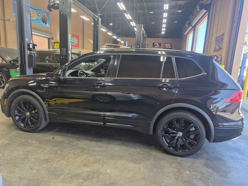 Used 2021 Volkswagen Tiguan SE R-Line FWD image 4