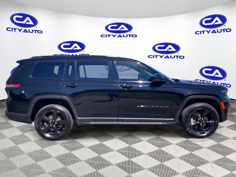Used 2022 Jeep Grand Cherokee L Laredo AWD/4WD image 2
