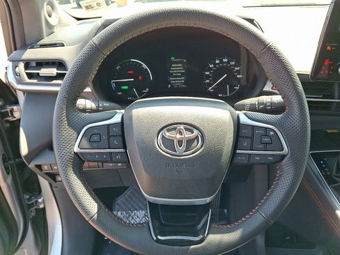 Certified 2023 Toyota Sienna XSE image 22