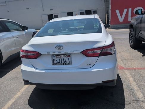 Used 2018 Toyota Camry LE FWD image 5