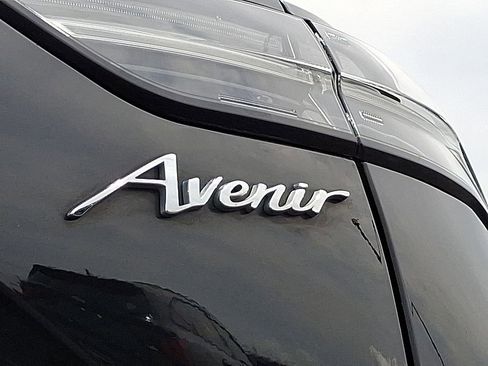 Used 2021 Buick Envision Avenir w/ Technology Package II image 34