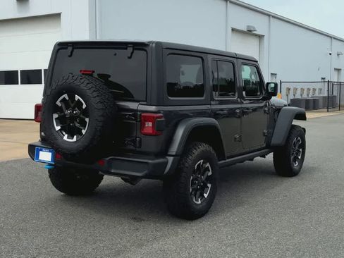 Used 2025 Jeep Wrangler Unlimited Rubicon 4xe w/ Convenience Group AWD/4WD image 8