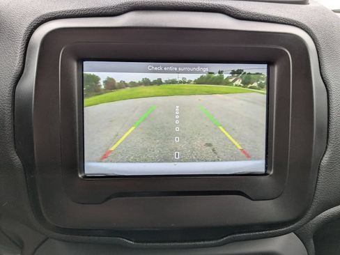 Used 2021 Jeep Renegade Latitude w/ Convenience Group AWD/4WD image 29