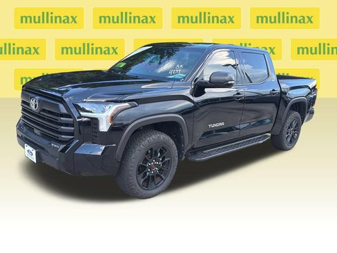 Used 2025 Toyota Tundra SR5 w/ SR5 Convenience Package AWD/4WD image 12