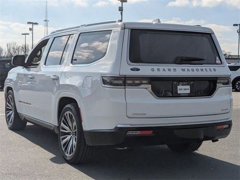 Used 2023 Jeep Grand Wagoneer Series III image 5