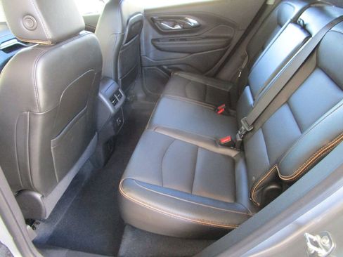 Used 2024 GMC Terrain AT4 image 15