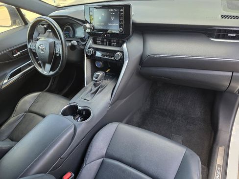 Used 2022 Toyota Venza XLE AWD/4WD image 13