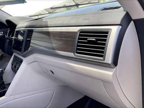 Used 2020 Volkswagen Atlas SE AWD/4WD image 19