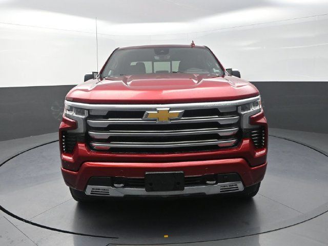 Used 2023 Chevrolet Silverado 1500 High Country w/ High Country Premium Package AWD/4WD image 3