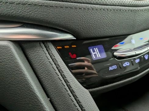 Certified 2023 Cadillac XT5 Luxury image 7