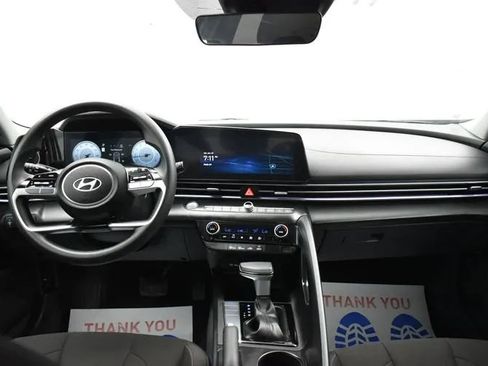 Used 2024 Hyundai Elantra SEL FWD image 18