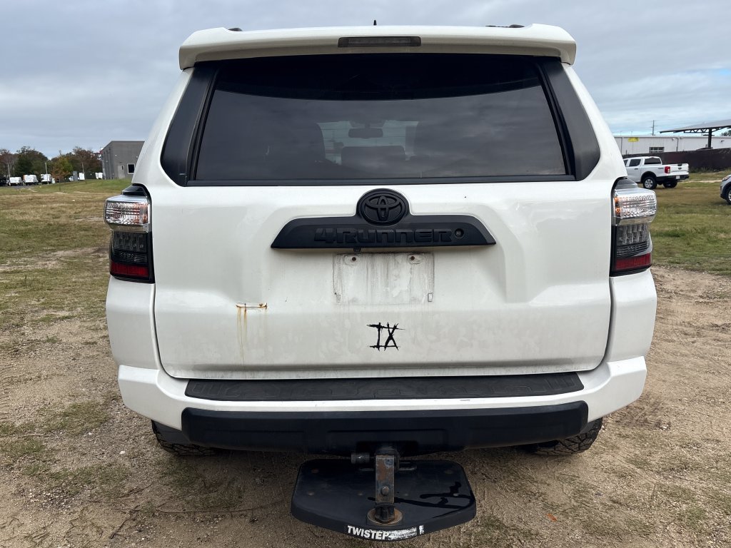 Used 2019 Toyota 4Runner TRD Off-Road Premium AWD/4WD image 16