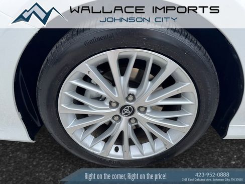 Used 2020 Toyota Camry XLE image 9