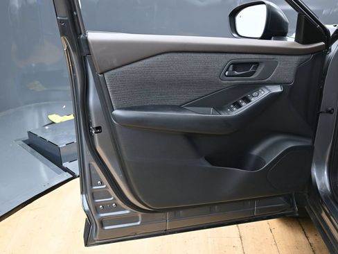 Used 2023 Nissan Rogue S FWD image 36
