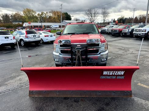 Used 2012 Chevrolet Silverado 2500 LT w/ Interior Plus Package image 2