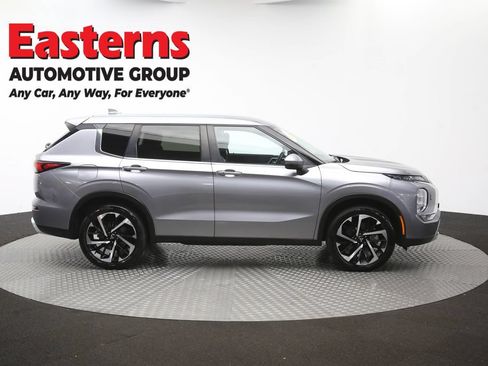 Used 2024 Mitsubishi Outlander SE AWD/4WD image 46