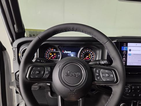 New 2026 Jeep Gladiator Sport image 15