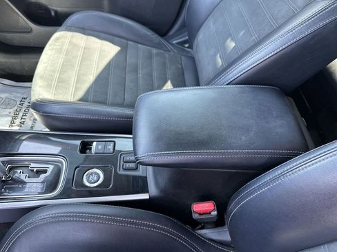 Used 2020 Mitsubishi Outlander AWD image 26