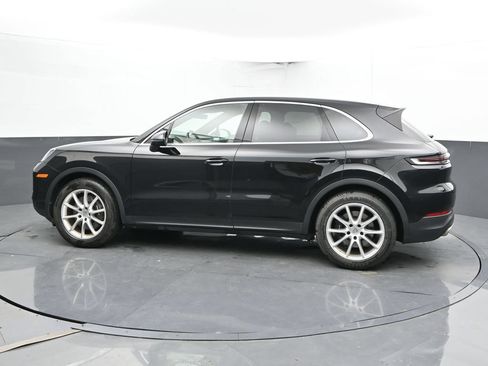 Used 2024 Porsche Cayenne AWD/4WD image 9