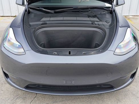 Used 2022 Tesla Model Y Performance image 8