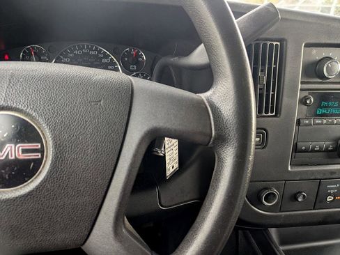 Used 2018 GMC Savana 3500 Extended w/ Driver Convenience Package image 17