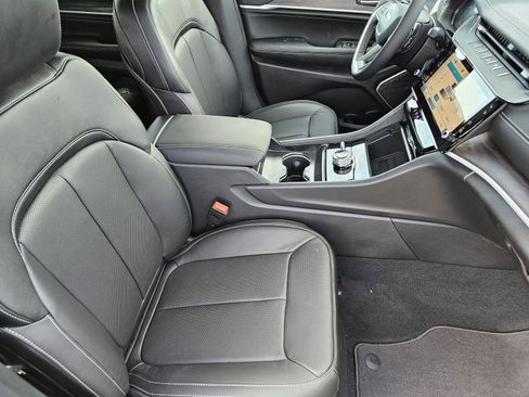 New 2026 Jeep Grand Cherokee L Limited image 15