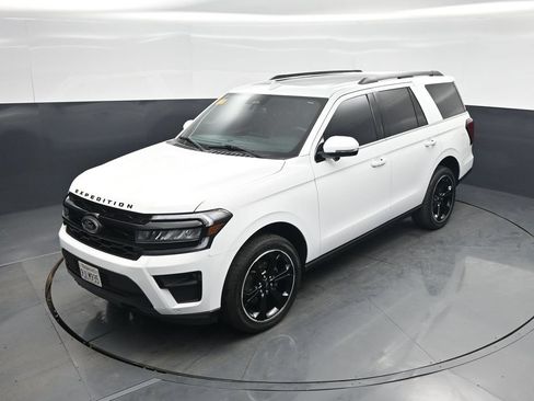 Used 2023 Ford Expedition Limited AWD/4WD image 34