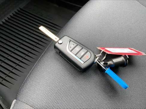 Used 2025 Toyota Corolla LE image 13