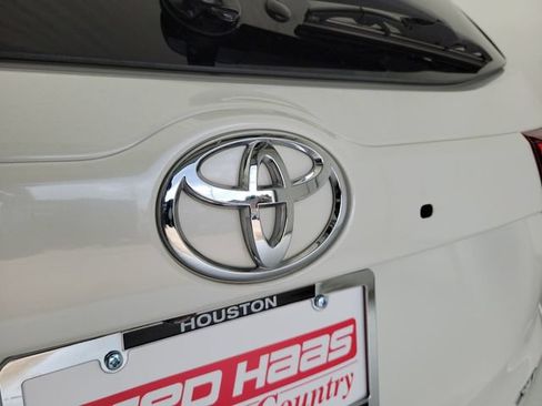 Used 2019 Toyota Highlander XLE FWD image 8