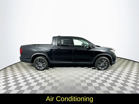 Used 2023 Honda Ridgeline Sport image 11