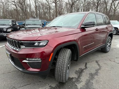 New 2025 Jeep Grand Cherokee Limited image 3