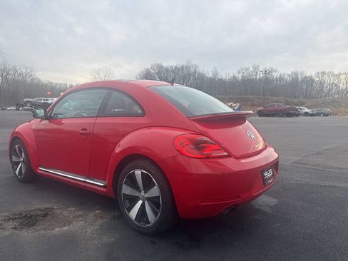 Used 2012 Volkswagen Beetle Launch Edition image 8