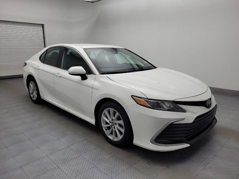 Used 2021 Toyota Camry LE image 13
