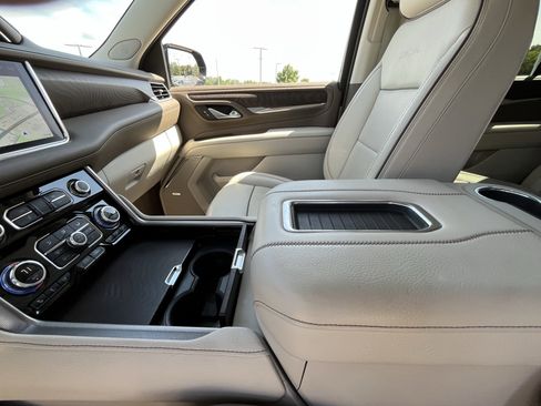 Used 2023 GMC Yukon Denali AWD/4WD image 24