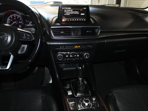 Used 2018 MAZDA MAZDA3 Grand Touring FWD image 13