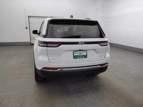 Used 2023 Jeep Grand Cherokee Laredo w/ Luxury Tech Group I image 6