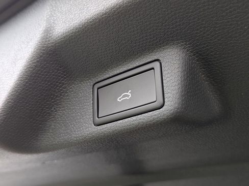 New 2025 Volkswagen ID. Buzz Pro S Plus image 34