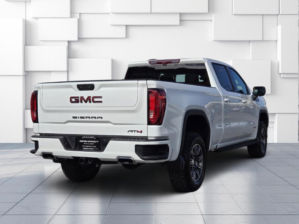 Used 2024 GMC Sierra 1500 AT4 w/ Technology Package AWD/4WD image 7