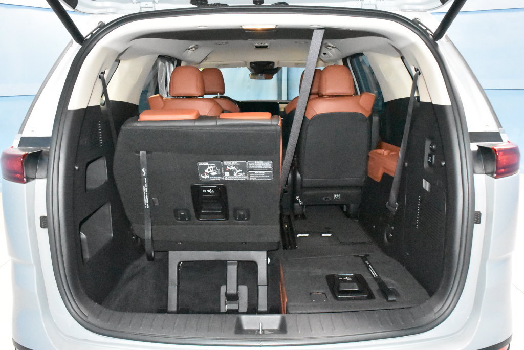 Used 2024 Kia Carnival SX FWD image 34