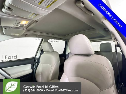 Used 2015 Subaru Forester 2.5i Touring AWD/4WD image 26
