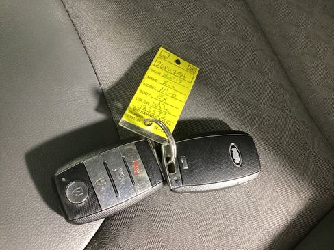 Used 2018 Kia Niro EX image 33