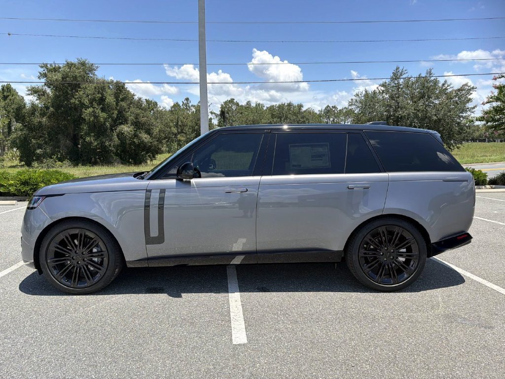 Used 2026 Land Rover Range Rover Long Wheelbase SE AWD/4WD image 2