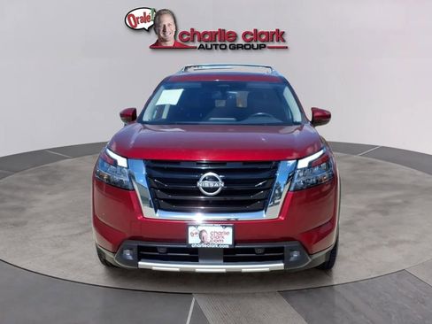 Used 2022 Nissan Pathfinder SL w/ SL Premium Package FWD image 9