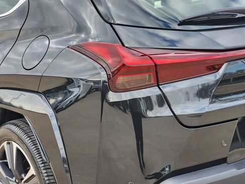 Certified 2025 Lexus UX 300h FWD w/ Accessory Package (Z1) image 5