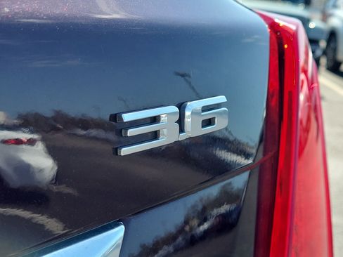 Used 2017 Cadillac XT5 Luxury w/ Driver Awareness Package image 12