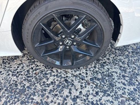 Used 2023 Honda Civic Sport image 11