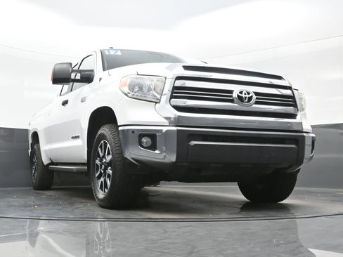 Used 2017 Toyota Tundra SR5 image 30