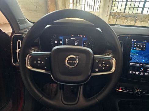 Certified 2025 Volvo XC40 B5 Plus AWD/4WD image 20