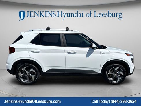 New 2026 Hyundai Venue SEL FWD image 3