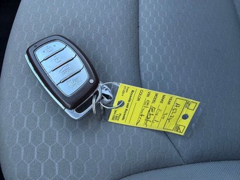 Used 2020 Hyundai Elantra Value Edition image 43